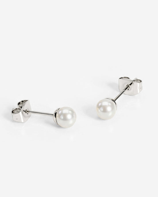 Pretty Pearl Studs Argento