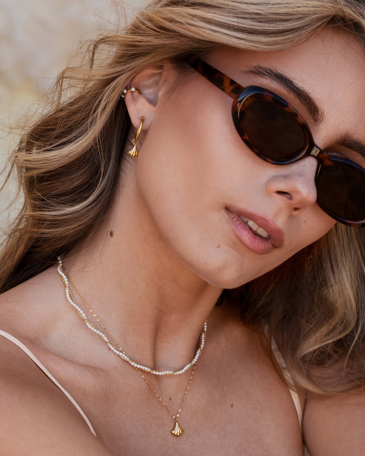 [[Colore:Oro,shopthelook]]