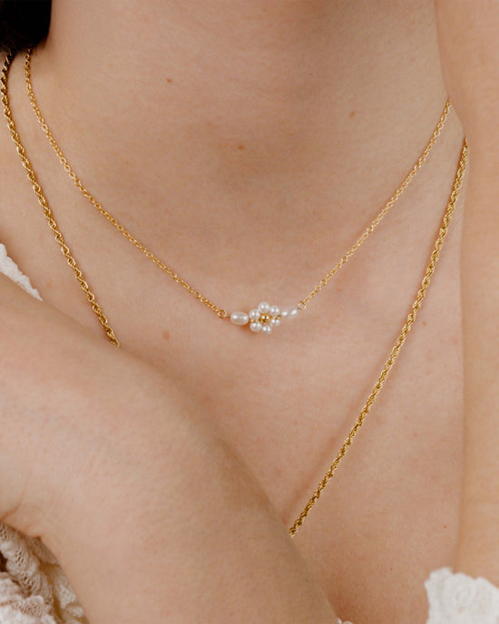 Daisy Choker Oro