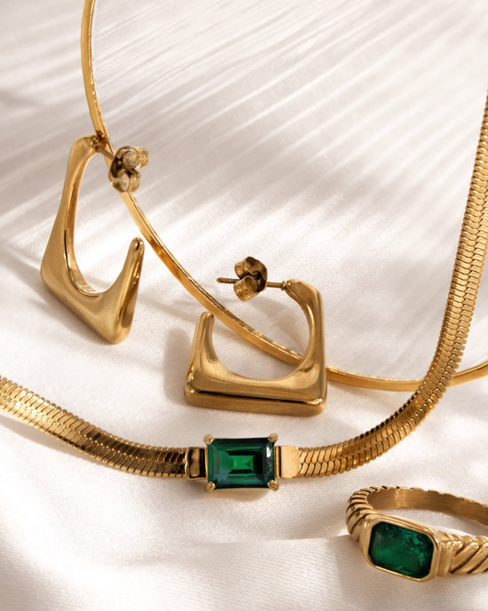 Radiant Emerald Collana Oro