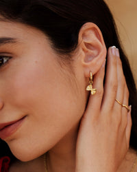 [[Farbe:Gold,shopthelook]]